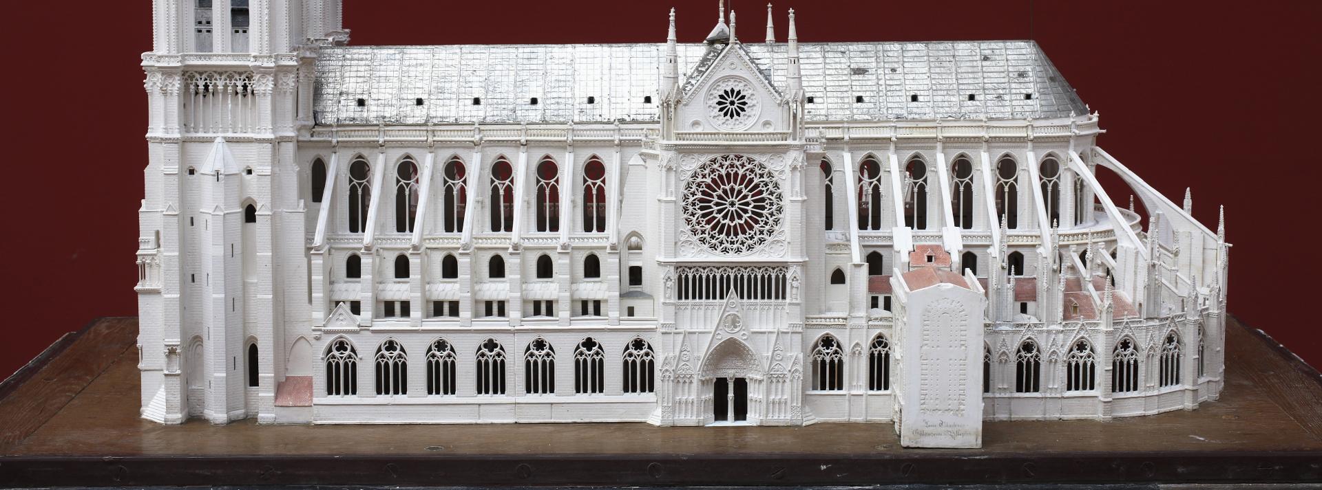 La Cathédrale Notre Dame De Paris Avant Les Restaurations De Viollet