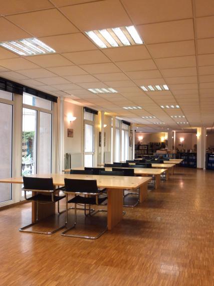 Vue de la salle de consultation du Centre d'archives d'architecture du XXe siècle