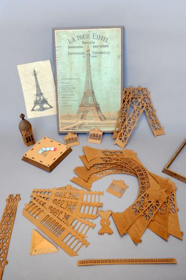 Exposition universelle de Paris de 1889, La tour Eiffel. Nouvelle construction pour enfants