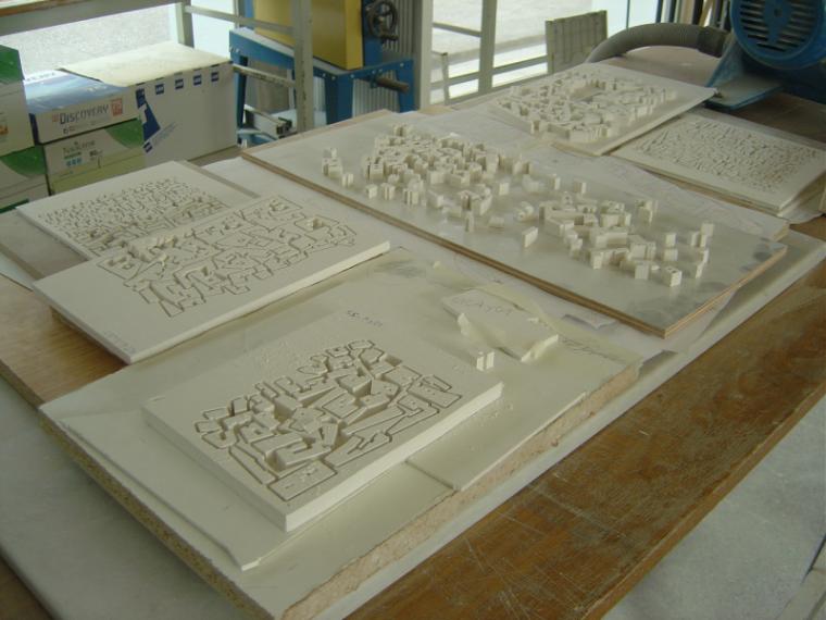 Maquette d’un quartier de Paris vu avant et après sa transformation par le préfet Georges-Eugène Haussmann, 1863-1870 - phase de conception des îlots urbains