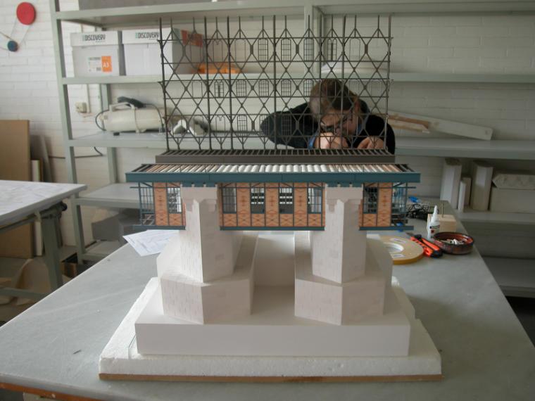 Maquette du moulin de la Chocolaterie Menier, Noisiel, 1871-1872, Jules Saulnier - phase de montage