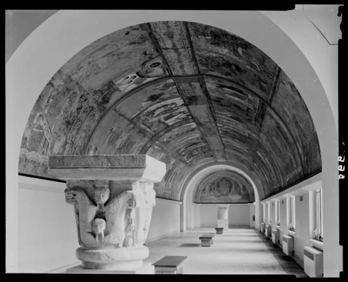 Musée des Monuments français, copie de la voûte de l’église Saint-Savin sur Gartempe. Photographie de Charles Hurault