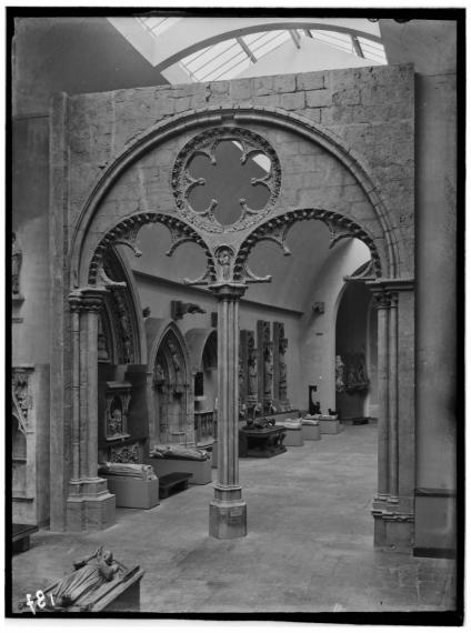 Musée des Monuments français, salle Gothique XIIIe-XIVe siècles. Photographie de Charles Hurault