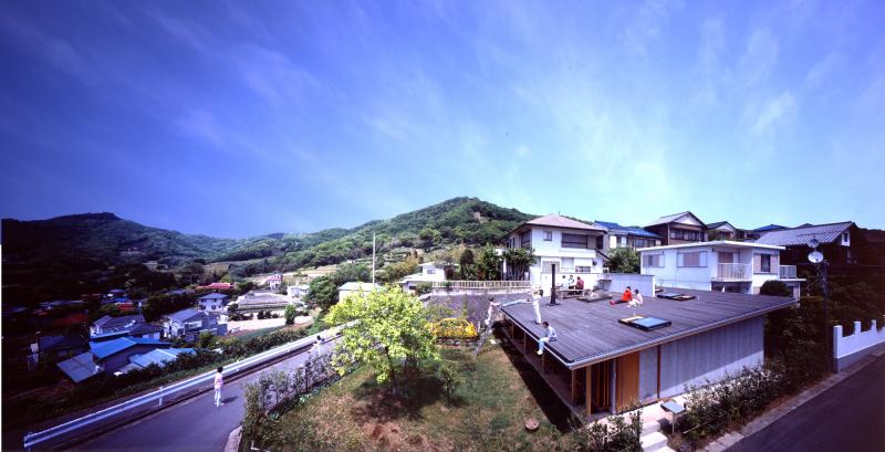 Roof House, Hadano - Architectes, Takaharu Tezuka + Yui Tezuka, Global Award for Sustainable Architecture 2017 © Katsuhisa Kida FOTOTECA