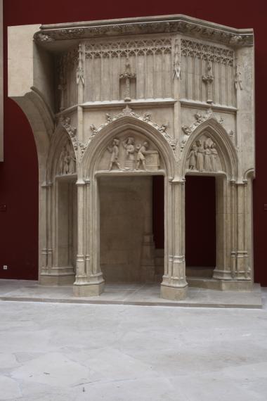  Bourges, hôtel Jacques Cœur, porche d’entrée de l’escalier de la chapelle, 1443-1451. Moulage, Camille Garnier, 1941