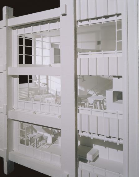 Unité d'habitation de Marseille, 1947-1952, Le Corbusier, maquette de la coupe transversale sur deux appartements 