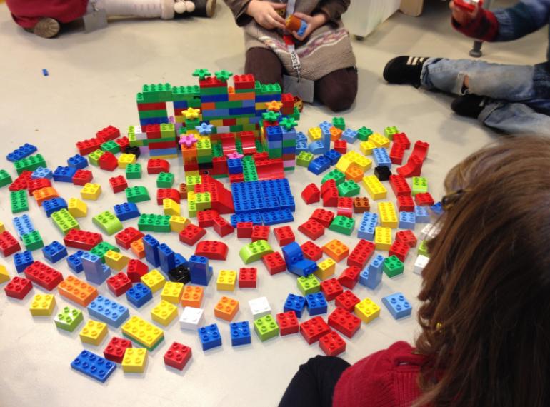 Jeux de construction: construis-moi un château fort