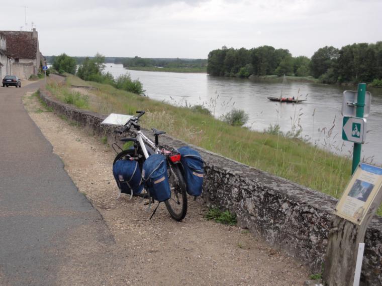 voie cyclable le long de la Loire