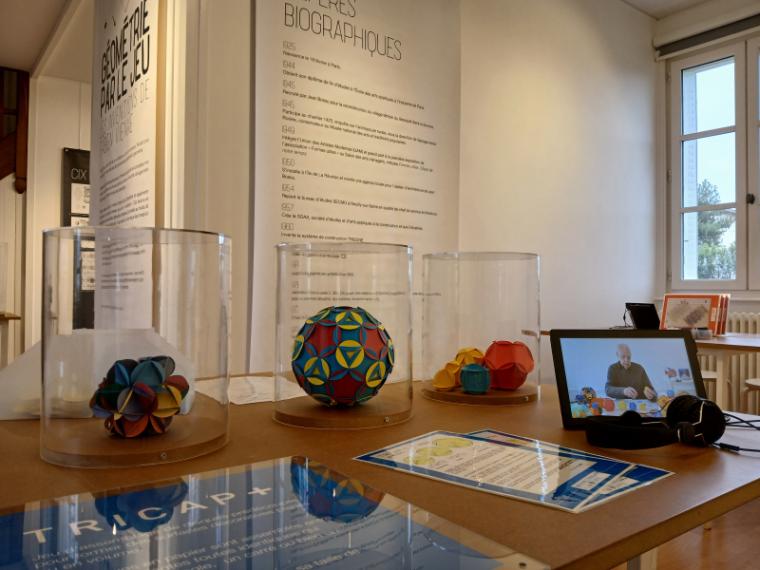Exposition-atelier "Géométrie par le jeu" présentée au musée départemental du compagnonnage à Romanèche-Thorins © Cité de l'architecture et du patrimoine