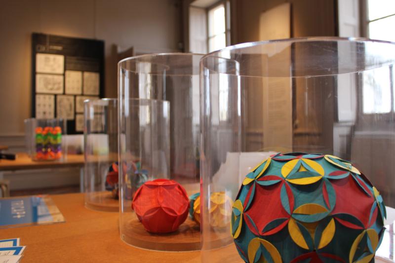 "Géométrie par le jeu" présentée au Palais du roi de Rome à Rambouillet © Cité de l'architecture et du patrimoine