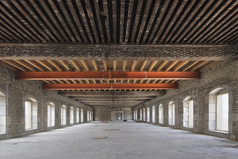 Vue intérieure de l’aile Saint-Bernard de l’ancien hôpital avant travaux, Besançon 