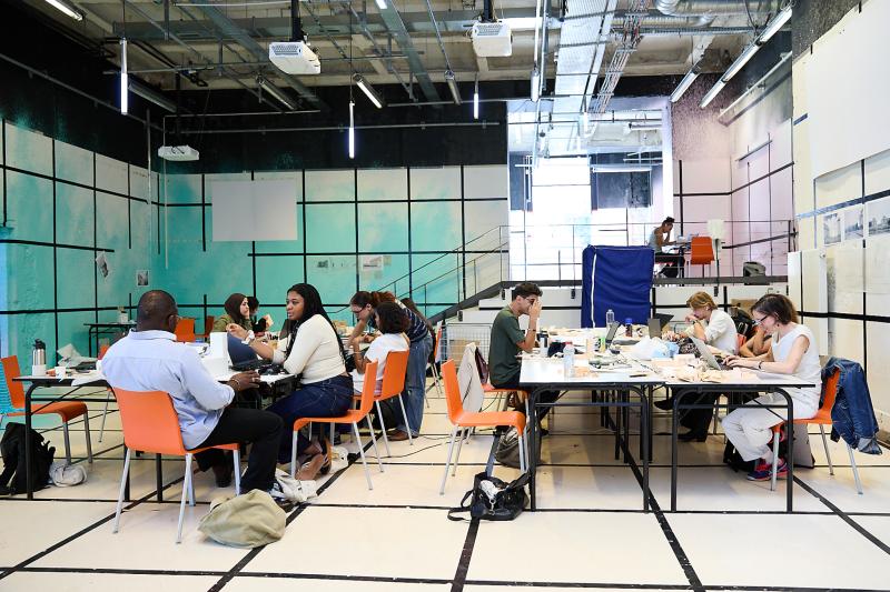 Master class, tables de travail
