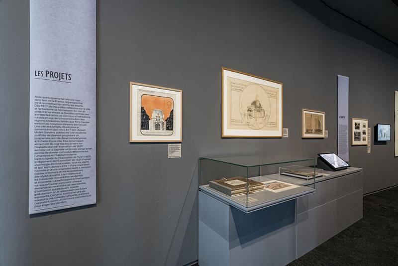 Vues de l’exposition « Paris 1925 : l’Art Déco et ses architectes ».