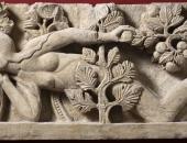 Autun, cathédrale Saint-Lazare, haut-relief du linteau du portail nord, Ève dans le jardin du Paradis, vers 1125-1135